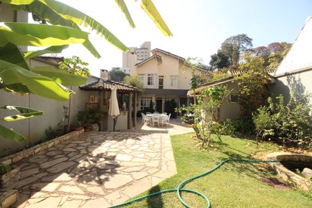 Casa à venda com 268m², 4 quartos e 4 vagasQuintal