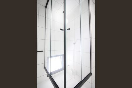 Banheiro de kitnet/studio para alugar com 1 quarto, 28m² em Jardim Panorama, São Paulo