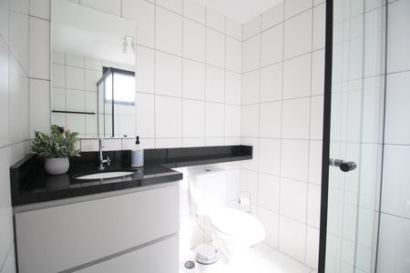 Banheiro de kitnet/studio para alugar com 1 quarto, 28m² em Jardim Panorama, São Paulo