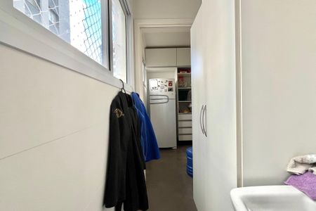 Apartamento à venda com 68m², 2 quartos e 1 vagaÁrea de Serviço