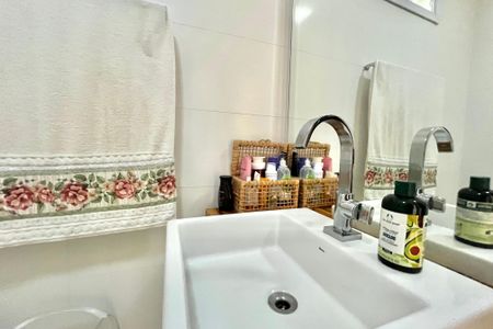 Apartamento à venda com 68m², 2 quartos e 1 vagaBanheiro Corredor