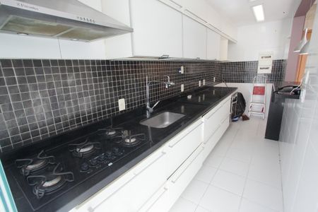 Apartamento para alugar com 184m², 2 quartos e 2 vagasCozinha