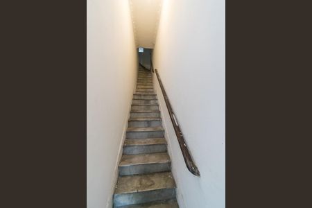 Apartamento para alugar com 40m², 2 quartos e sem vagaEscada de acesso