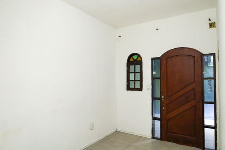 Casa para alugar com 100m², 3 quartos e sem vaga Casa para alugar com 100m², 3 quartos e sem vagaSala