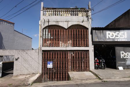 Casa para alugar com 100m², 3 quartos e sem vagaPlaca instalada no portão do imóvel - Código da placa: GTPE-139