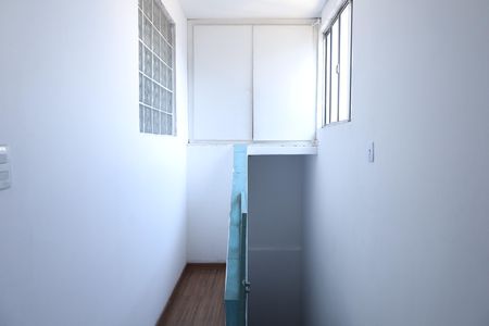 Casa para alugar com 100m², 3 quartos e sem vagaEspaço entre quartos