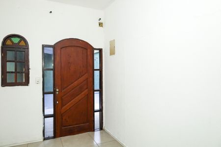 Casa para alugar com 100m², 3 quartos e sem vaga Casa para alugar com 100m², 3 quartos e sem vagaSala