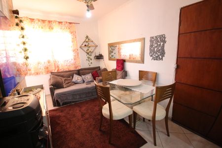 Casa à venda com 45m², 2 quartos e sem vagaSala