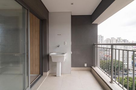 Studio para alugar com 27m², 1 quarto e sem vaga Studio para alugar com 27m², 1 quarto e sem vagaVaranda