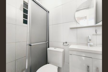 Apartamento à venda com 76m², 2 quartos e 1 vaga Apartamento à venda com 76m², 2 quartos e 1 vagaBanheiro social