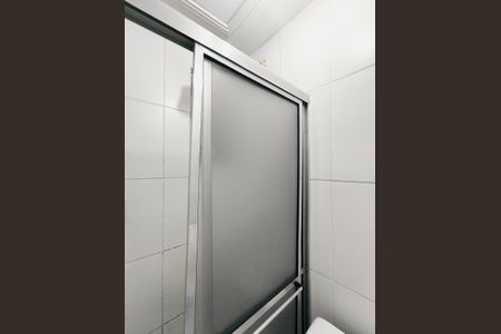 Apartamento à venda com 76m², 2 quartos e 1 vaga Apartamento à venda com 76m², 2 quartos e 1 vagaBanheiro social