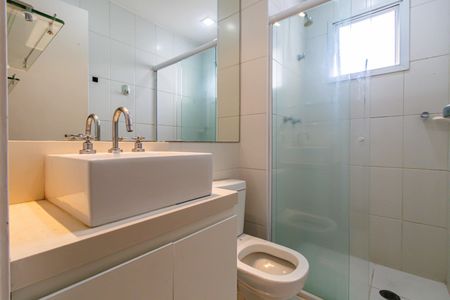 Apartamento à venda com 70m², 2 quartos e 1 vagaSuite - Banheiro