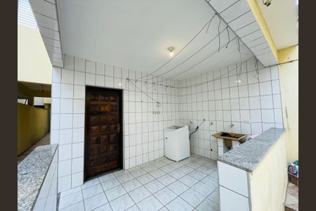 Casa à venda com 126m², 3 quartos e 2 vagas Casa à venda com 126m², 3 quartos e 2 vagasÁrea de Serviço