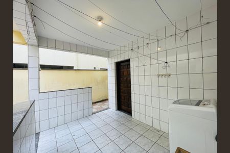 Casa à venda com 126m², 3 quartos e 2 vagas Casa à venda com 126m², 3 quartos e 2 vagasÁrea de Serviço