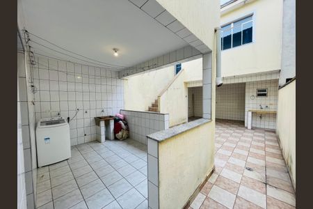 Casa à venda com 126m², 3 quartos e 2 vagas Casa à venda com 126m², 3 quartos e 2 vagasÁrea de Serviço