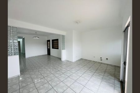 Casa à venda com 126m², 3 quartos e 2 vagas Casa à venda com 126m², 3 quartos e 2 vagasSala