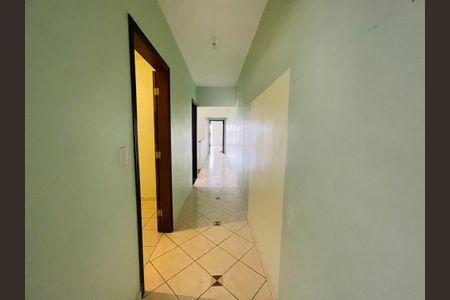 Casa à venda com 126m², 3 quartos e 2 vagas Casa à venda com 126m², 3 quartos e 2 vagasCorredor interno