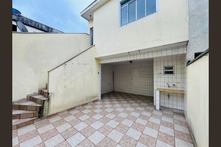 Casa à venda com 126m², 3 quartos e 2 vagas Casa à venda com 126m², 3 quartos e 2 vagasQuintal