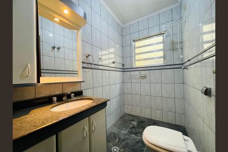 Casa à venda com 126m², 3 quartos e 2 vagas Casa à venda com 126m², 3 quartos e 2 vagasBanheiro 1