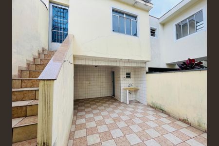 Casa à venda com 126m², 3 quartos e 2 vagas Casa à venda com 126m², 3 quartos e 2 vagasQuintal