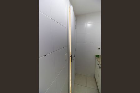 Apartamento à venda com 70m², 2 quartos e 1 vaga Apartamento à venda com 70m², 2 quartos e 1 vagaBanheiro Social