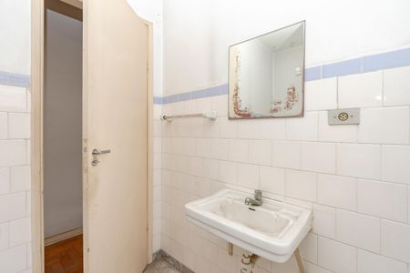 Casa à venda com 96m², 2 quartos e 2 vagas Casa à venda com 96m², 2 quartos e 2 vagasBanheiro Social