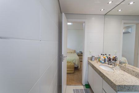 Apartamento para alugar com 146m², 3 quartos e 4 vagasBanheiro da Suíte 1
