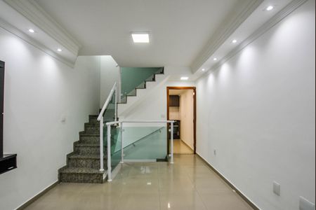 Sala de casa para alugar com 2 quartos, 89m² em Jardim Ana Maria, Santo André