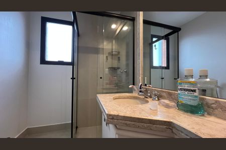 Apartamento à venda com 237m², 4 quartos e 5 vagasBanheiro da Suíte 3