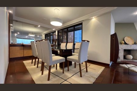 Apartamento à venda com 237m², 4 quartos e 5 vagasSala de Jantar