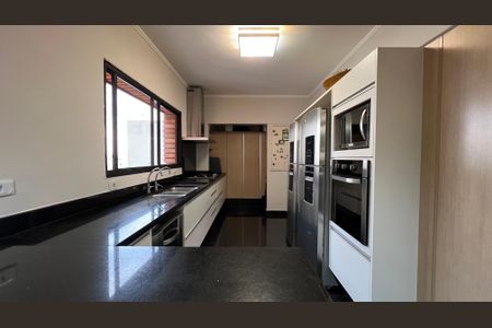 Apartamento à venda com 237m², 4 quartos e 5 vagasCozinha