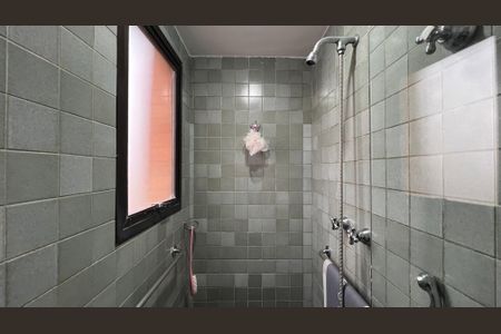 Apartamento à venda com 237m², 4 quartos e 5 vagasBanheiro da Suíte 1