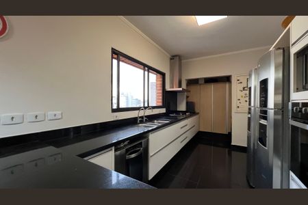 Apartamento à venda com 237m², 4 quartos e 5 vagasCozinha
