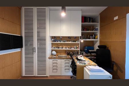 Apartamento à venda com 237m², 4 quartos e 5 vagasSuíte 2