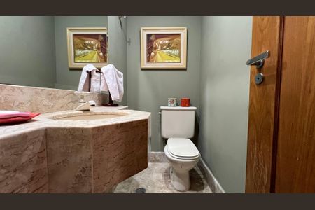 Apartamento à venda com 237m², 4 quartos e 5 vagasLavabo