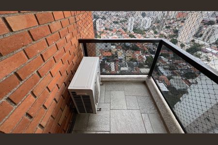 Apartamento à venda com 237m², 4 quartos e 5 vagasSacada da suite 4