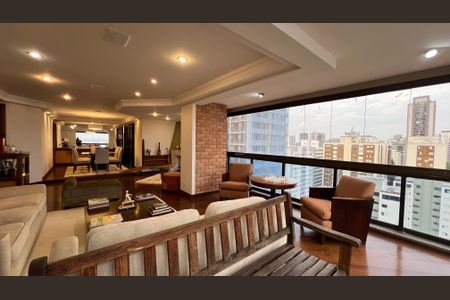 Apartamento à venda com 237m², 4 quartos e 5 vagasSala