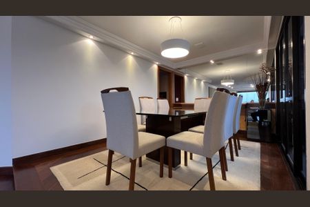 Apartamento à venda com 237m², 4 quartos e 5 vagasSala de Jantar