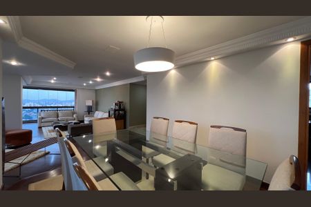 Apartamento à venda com 237m², 4 quartos e 5 vagasSala de Jantar