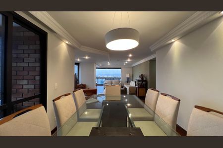 Apartamento à venda com 237m², 4 quartos e 5 vagasSala de Jantar