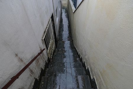 Escada de casa para alugar com 3 quartos, 154m² em Vila Nova Socorro, Mogi das Cruzes