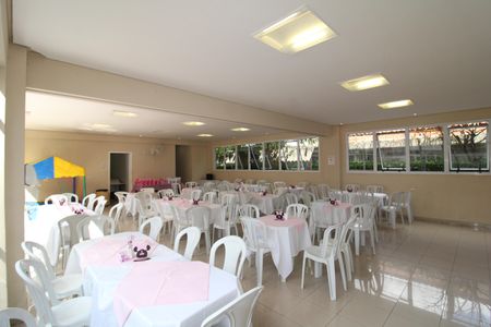 Apartamento para alugar com 70m², 2 quartos e 1 vagaÁrea Comum