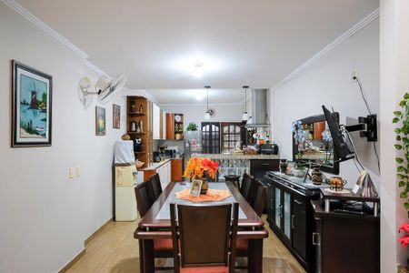 Casa à venda com 304m², 3 quartos e 4 vagasCopa