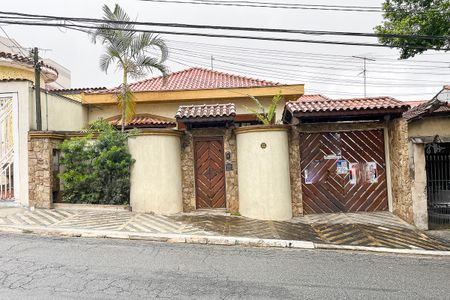 Casa à venda com 304m², 3 quartos e 4 vagasFachada + plaquinha