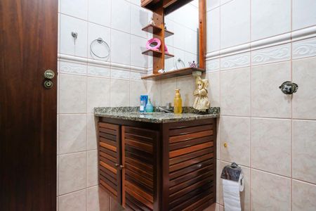 Casa à venda com 304m², 3 quartos e 4 vagasBanheiro da suíte 3