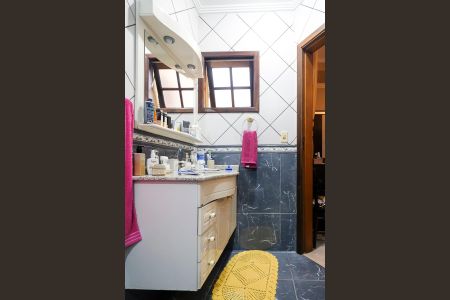 Casa à venda com 304m², 3 quartos e 4 vagasBanheiro da suíte 1