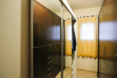 Casa à venda com 304m², 3 quartos e 4 vagasCloset da suíte 1