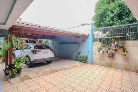 Casa à venda com 304m², 3 quartos e 4 vagasQuintal e garagem