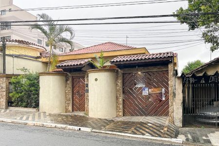 Casa à venda com 304m², 3 quartos e 4 vagasFachada + plaquinha