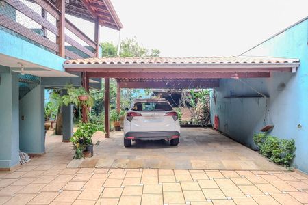 Casa à venda com 304m², 3 quartos e 4 vagasQuintal e garagem